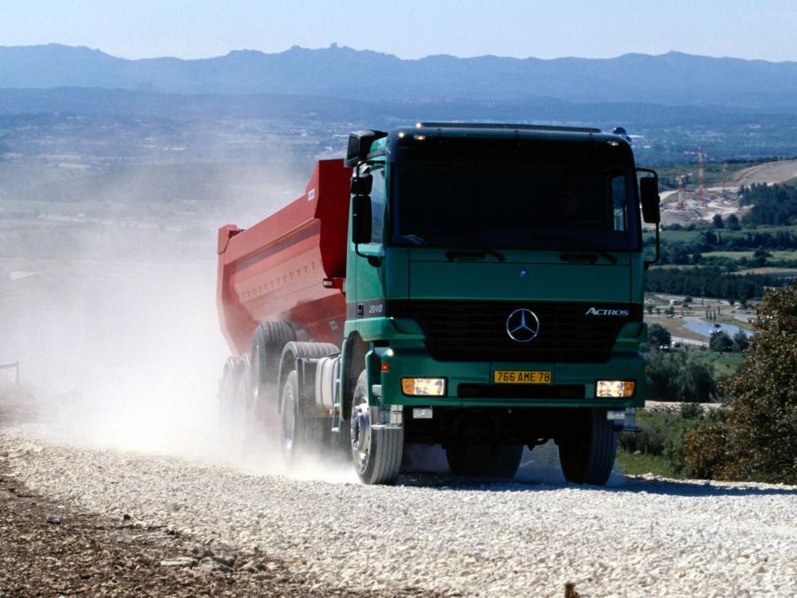  Mercedes-Benz Actros 2040 1997 года  (фото 10 из 12)